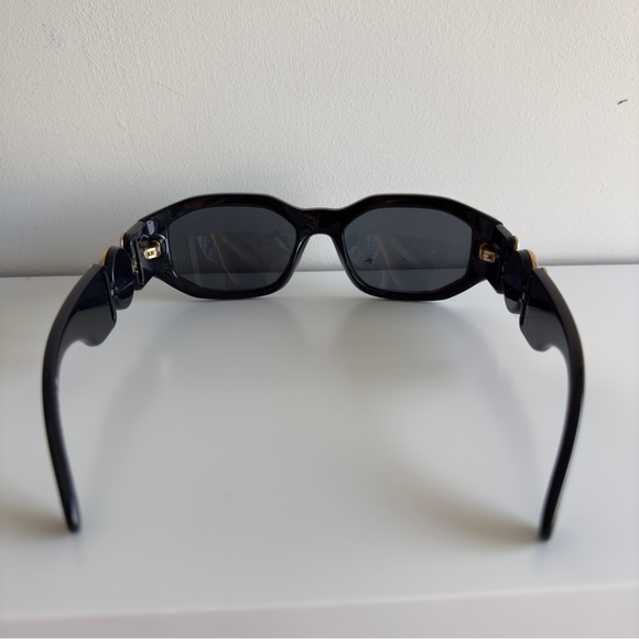 VERSACE BLACK MEDUSA BIGGIE SUNGLASSES - Picture 6 of 7